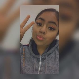 Meet your Posher, Ana